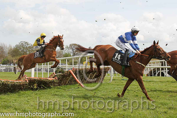 12th Drumhart ( 14 , blue, white hoop ) and A.P. Heskin - Trainer : C.A.McBratney - Owner : James Murdoch