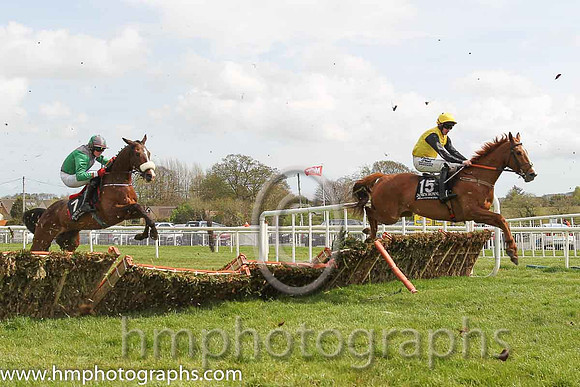 20th F Sandusky (GB) ( 7 , grey and emerald green diabolo ) and K.M. Donoghue - Trainer : Gordon Elliott - Owner : Mark McKay