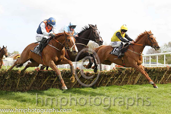 07th Footprint ( 2 , black, orange chevron ) and M.P. Fogarty - Trainer : Patrick Martin - Owner : Raymond C. Moore