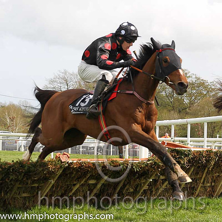13th Chasing Waterfalls ( 13 , black, red spots ) and J.S. McGarvey (3) - Trainer : Anthony McCann - Owner : Miss Rita Shah