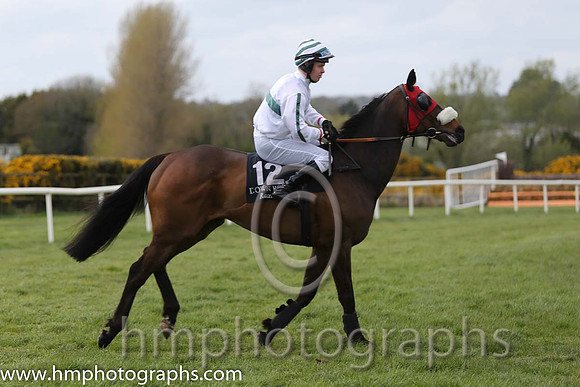 05th Well Insured ( 12 , white, green hoop ) and S.E. Butler (5) - Trainer : D.J.Barry - Owner : Millhouse Syndicate