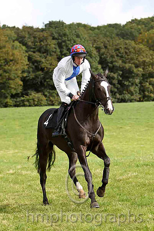 Dunluce Castle & W Thompson - winner (4, white, blue panel) - FT8E6951-e
