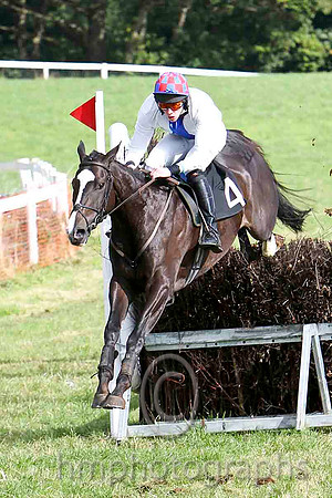 Dunluce Castle & W Thompson - winner (4, white, blue panel) - FT8E6996-e2