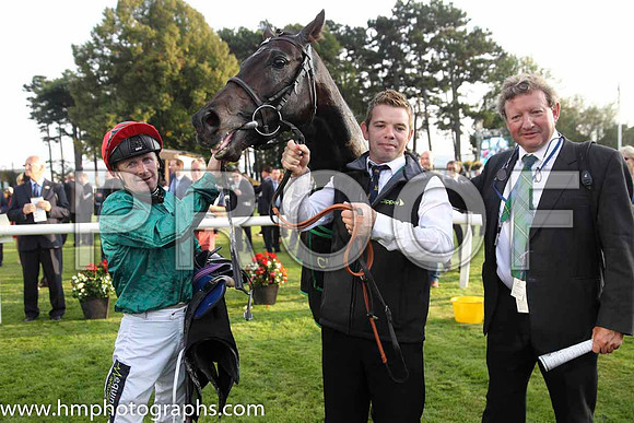 01 Bow Creek and J Fanning - - 01st (6 ,dark green, red cap ) Trainer - M Johnson