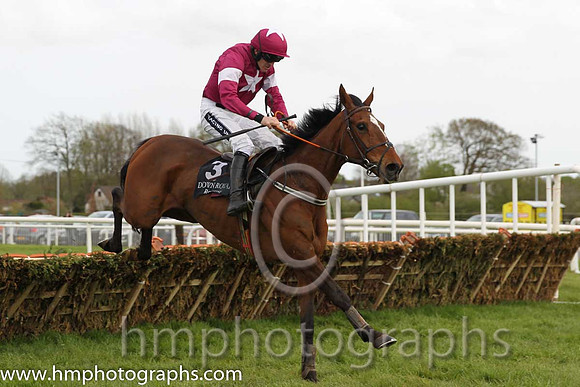 01st Marinero ( 3 , maroon, white stars ) and R. Walsh - Trainer : A.J.Martin - Owner : Gigginstown House Stud