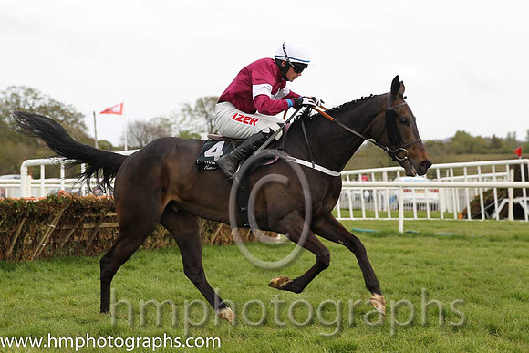 03rd Wrath Of Titans ( 4 , maroon whitre star ) and J.J. Burke - Trainer : Ms. Sandra Hughes - Owner : Gigginstown House Stud