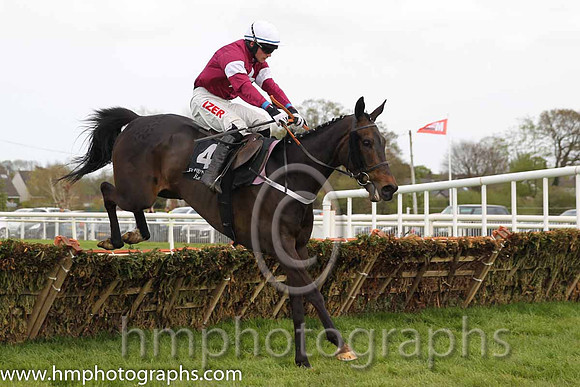 03rd Wrath Of Titans ( 4 , maroon whitre star ) and J.J. Burke - Trainer : Ms. Sandra Hughes - Owner : Gigginstown House Stud