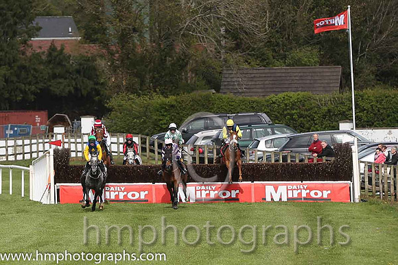 05th Young Palm ( 6 , blue, yellow diamond, green cap ) and A.E. Lynch - Trainer : S.R.B. Crawford - Owner : Mrs P Sloan