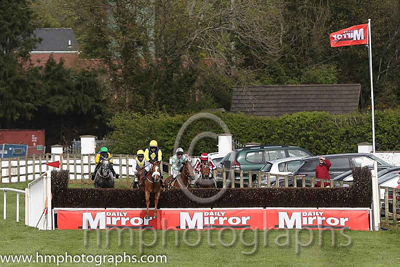 01st Flaxen Flare ( 2 , blue, yellow diamond ) and B. O'Neill (3) - Trainer : Gordon Elliott - Owner : Mrs P Sloan