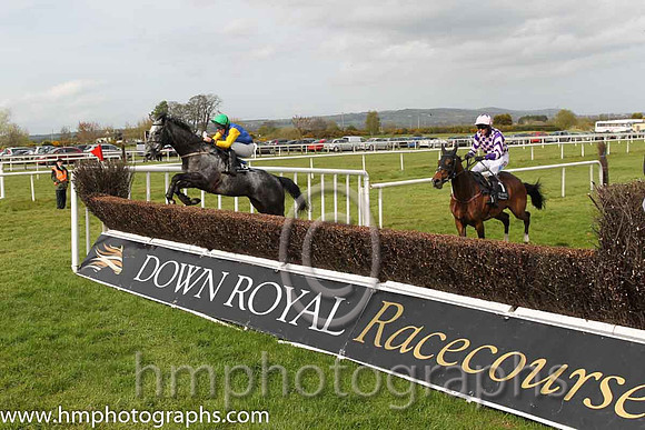 05th Young Palm ( 6 , blue, yellow diamond, green cap ) and A.E. Lynch - Trainer : S.R.B. Crawford - Owner : Mrs P Sloan