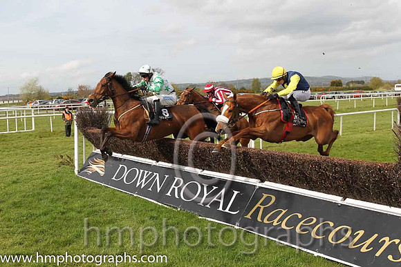 01st Flaxen Flare ( 2 , blue, yellow diamond ) and B. O'Neill (3) - Trainer : Gordon Elliott - Owner : Mrs P Sloan