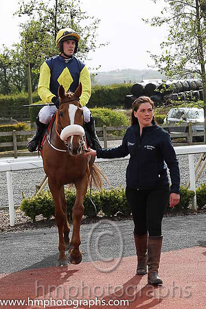 01st Flaxen Flare ( 2 , blue, yellow diamond ) and B. O'Neill (3) - Trainer : Gordon Elliott - Owner : Mrs P Sloan