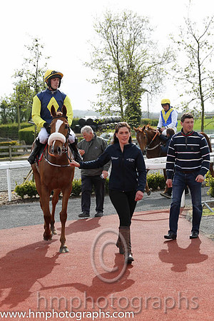 01st Flaxen Flare ( 2 , blue, yellow diamond ) and B. O'Neill (3) - Trainer : Gordon Elliott - Owner : Mrs P Sloan