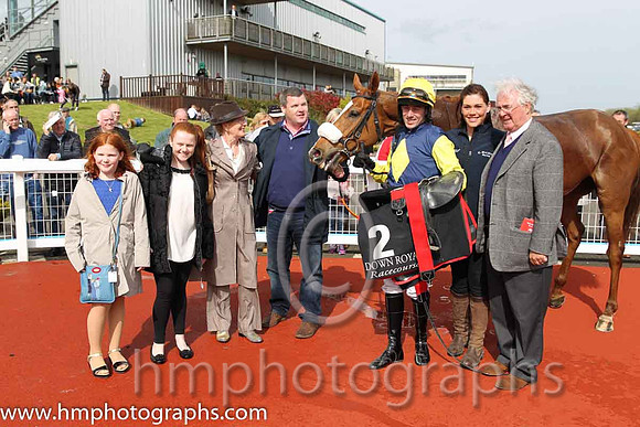 01st Flaxen Flare ( 2 , blue, yellow diamond ) and B. O'Neill (3) - Trainer : Gordon Elliott - Owner : Mrs P Sloan