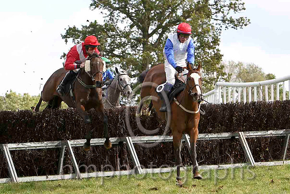 Knockans Breeze & W Thompson - 4th (5, red, white cross belts)   & Over Church Road & P E Turley - Fell (6, white, royal blue, plain sleeves) - FT8E7036-e