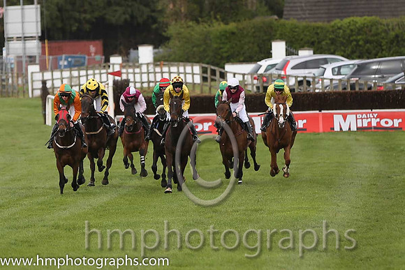 The Newmac Contracts Ltd Hunters Steeplechase of 8,000 Euro