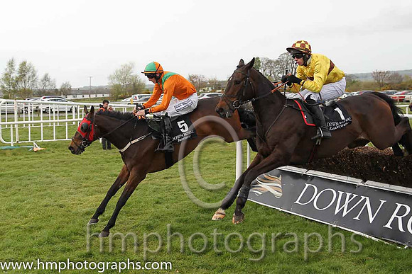 06th Illusion Of Time ( 5 , orange, green cross sashes ) and D.G. Lavery (5) - Trainer : R. K. Watson - Owner : Mrs H-L Watson
