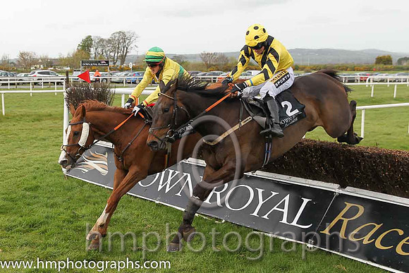 02nd Definite Surprise ( 2 , yellow, black chevron ) and J.J. King (5) - Trainer : I.Madden - Owner : I.Madden