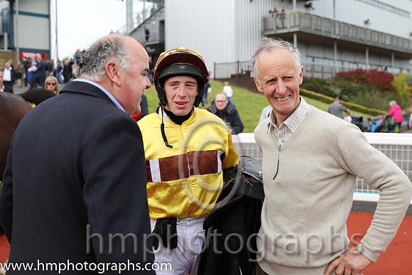 01st Lord Fingal ( 1 , yellow, beige hoop ) and S. Clements (5) - Trainer : J.T.R.Dreaper - Owner : Declan O'Farrell