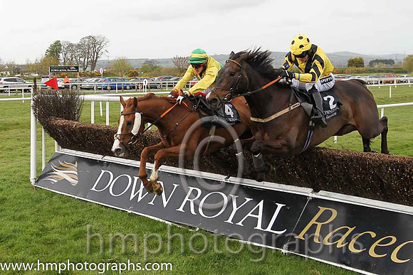 02nd Definite Surprise ( 2 , yellow, black chevron ) and J.J. King (5) - Trainer : I.Madden - Owner : I.Madden