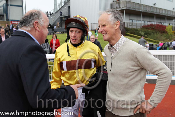 01st Lord Fingal ( 1 , yellow, beige hoop ) and S. Clements (5) - Trainer : J.T.R.Dreaper - Owner : Declan O'Farrell