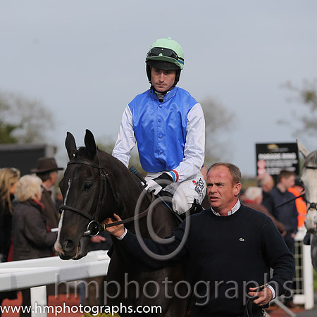07th Fighting Days ( 8 , blue, green cap ) and J.C. Barry (7) - Trainer : F. Flood - Owner : Kevin Cunningham/T.Owens