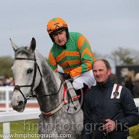 14th Bishop Maxwell ( 22 , green and orange chevrons ) and Christopher J. Byrne (7) - Trainer : Denis W. Cullen - Owner : Christopher J. Byrne