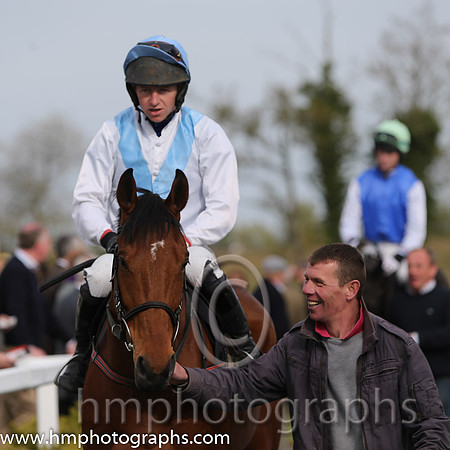 02nd Catch A Lucky Star ( 4 , white, light blue chevron ) and N. McParlan (5) - Trainer : J.G.Cosgrave - Owner : J.G.Cosgrave