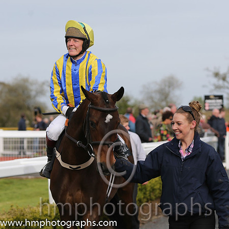 17th Milan Diva ( 20 , green and yellow stripes ) and - Trainer : Sarah Dawson - Owner : Dr. J.F. Dawson