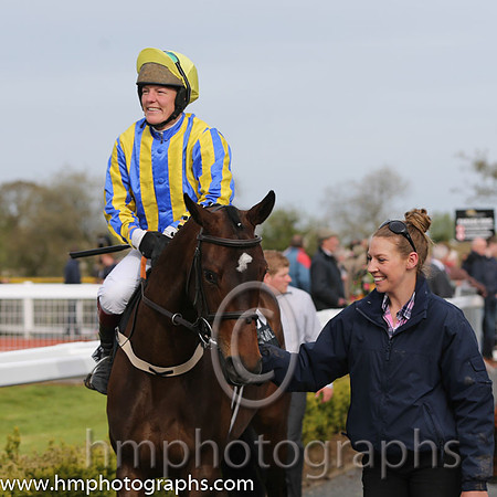 17th Milan Diva ( 20 , green and yellow stripes ) and - Trainer : Sarah Dawson - Owner : Dr. J.F. Dawson