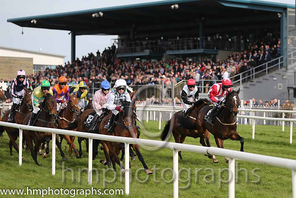 18th Jimmy Breekie ( 9 , black, white cap ) and S. Crawford - Trainer : S.R.B. Crawford - Owner : W.I. MacKenzie