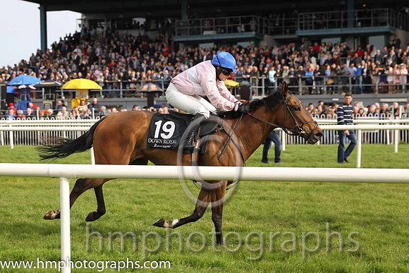 09th Dixie Lee ( 19 , pink, white hoop ) and L. O'Neill (7) - Trainer : J.T.R.Dreaper - Owner : Mrs.P.J.Conway