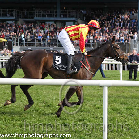 13th Cerise Vole ( 5 , red and yellow stripes ) and M.N. Doran (5) - Trainer : C.A.Murphy - Owner : Winning Ways Crystal Syndicate