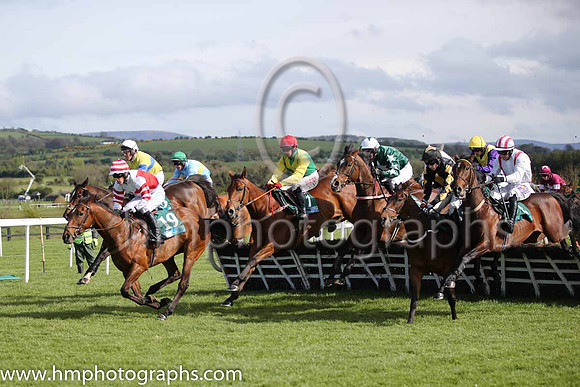 20th Mrs Mac Veale ( 19 , red, white diabolo ) and B. Hayes (3) - Trainer : Gavin Dower - Owner : P. Corkery