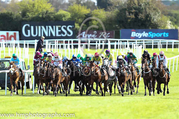 The start of the Killashee Handicap Hurdle (Grade B) at Punchestown