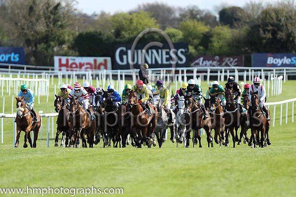 The start of the Killashee Handicap Hurdle (Grade B) at Punchestown