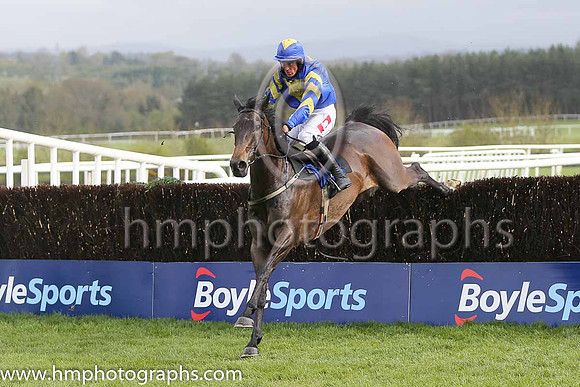 04th Mallowney ( 6 , blue, yellow inverted triangle ) and D.N. Russell - Trainer : Timothy Doyle - Owner : Glebeland Farm Partnership