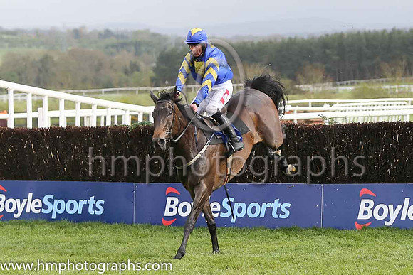 04th Mallowney ( 6 , blue, yellow inverted triangle ) and D.N. Russell - Trainer : Timothy Doyle - Owner : Glebeland Farm Partnership