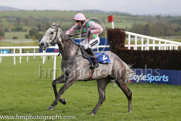 05th Champagne Fever ( 2 , pink, light green stars ) and R. Walsh - Trainer : W.P. Mullins - Owner : Mrs S Ricci