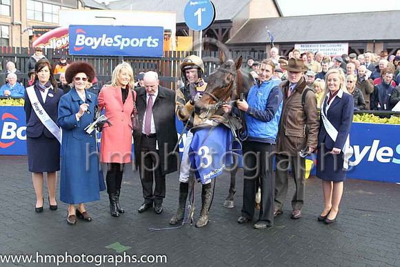 01st Felix Yonger ( 3 , black and buff halvd ) and D.E. Mullins - Trainer : W.P. Mullins - Owner : Andrea Wylie/Graham Wylie