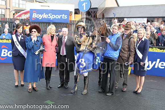 The start of the BoyleSports Champion Chase (Grade 1)