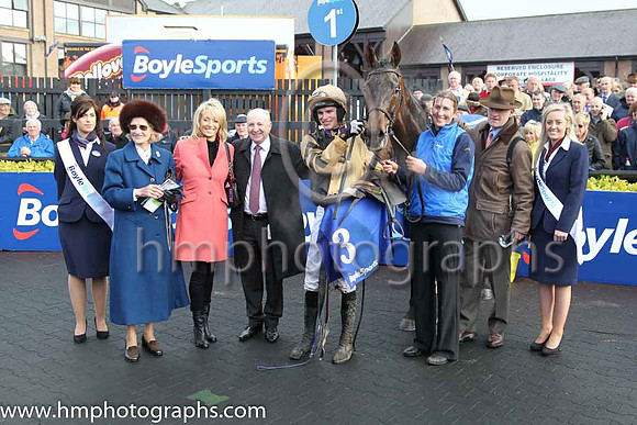 01st Felix Yonger ( 3 , black and buff halvd ) and D.E. Mullins - Trainer : W.P. Mullins - Owner : Andrea Wylie/Graham Wylie