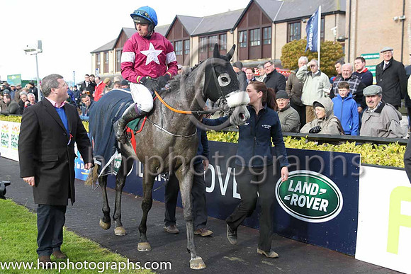 01st Petit Mouchoir (FR) ( 12 , maroon, white star ) and J J Codd - Trainer : Gordon Elliott - Owner : Gigginstown House Stud