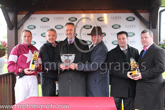 01st Petit Mouchoir (FR) ( 12 , maroon, white star ) and J J Codd - Trainer : Gordon Elliott - Owner : Gigginstown House Stud