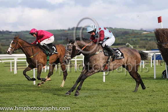 04th Irish Cavalier ( 3 , light blue, maroon stars ) and N.D. Fehily - Trainer : Rebecca Curtis (in GB) - Owner : A. McIver