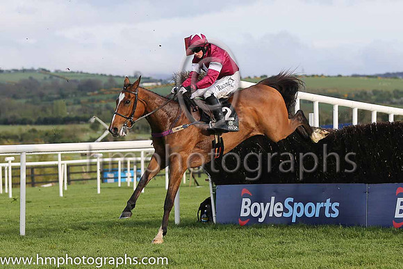 05th Don Poli ( 2 , maroon, white star ) and B.J. Cooper - Trainer : W.P. Mullins - Owner : Gigginstown House Stud