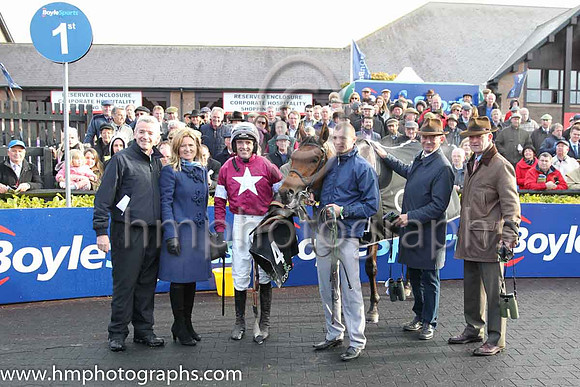 01st Valseur Lido (FR) ( 4 , maroon, white star ) and R. Walsh - Trainer : W.P. Mullins - Owner : Gigginstown House Stud