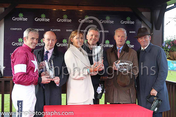 01st Valseur Lido (FR) ( 4 , maroon, white star ) and R. Walsh - Trainer : W.P. Mullins - Owner : Gigginstown House Stud