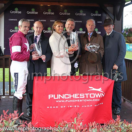 01st Valseur Lido (FR) ( 4 , maroon, white star ) and R. Walsh - Trainer : W.P. Mullins - Owner : Gigginstown House Stud