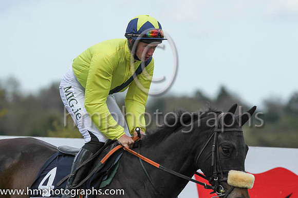 07th Vive La France (FR) ( 4 , yellow, blue sash ) and A.P. Heskin - Trainer : A.J.Martin - Owner : Barry Connell